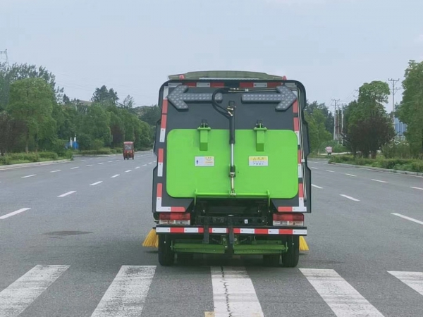 國六東風(fēng)途逸3方掃路車