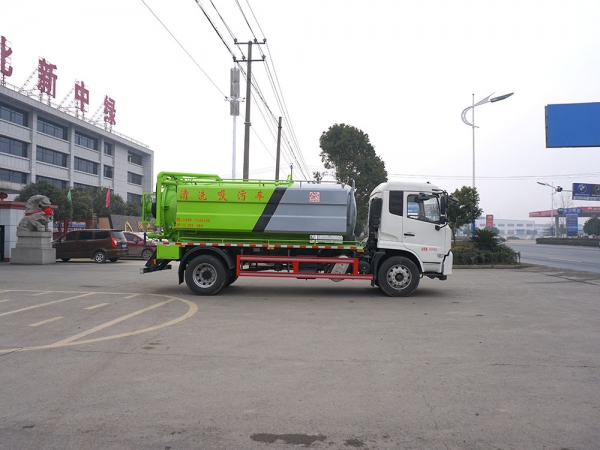 國六東風天錦清洗車