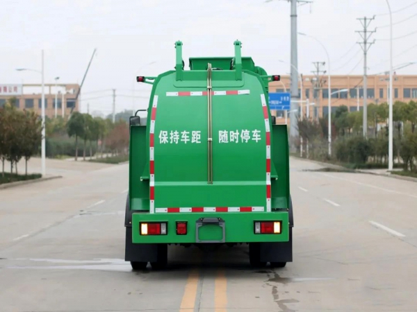 慶鈴五十鈴6方餐廚垃圾車