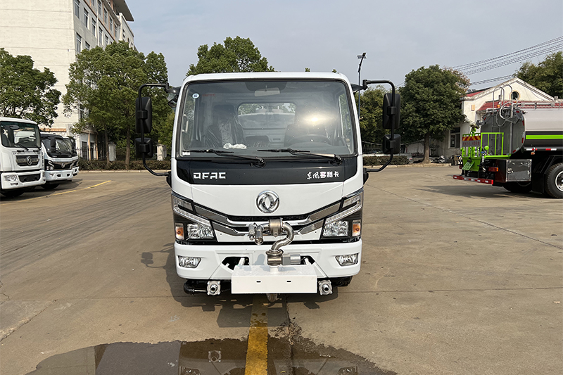 東風小利卡灑水車（5噸）