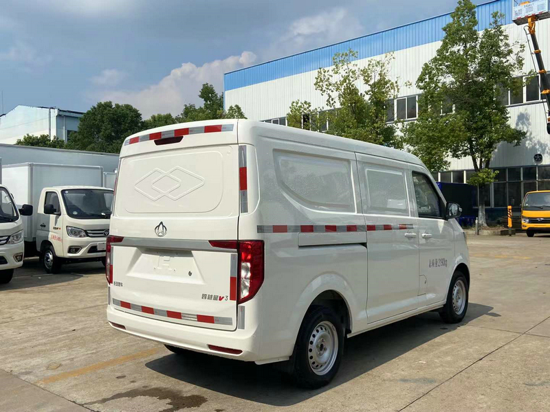 長安跨越星V3面包冷藏車