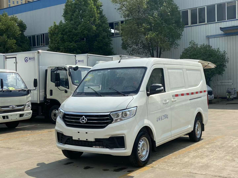 長安跨越星V3面包冷藏車