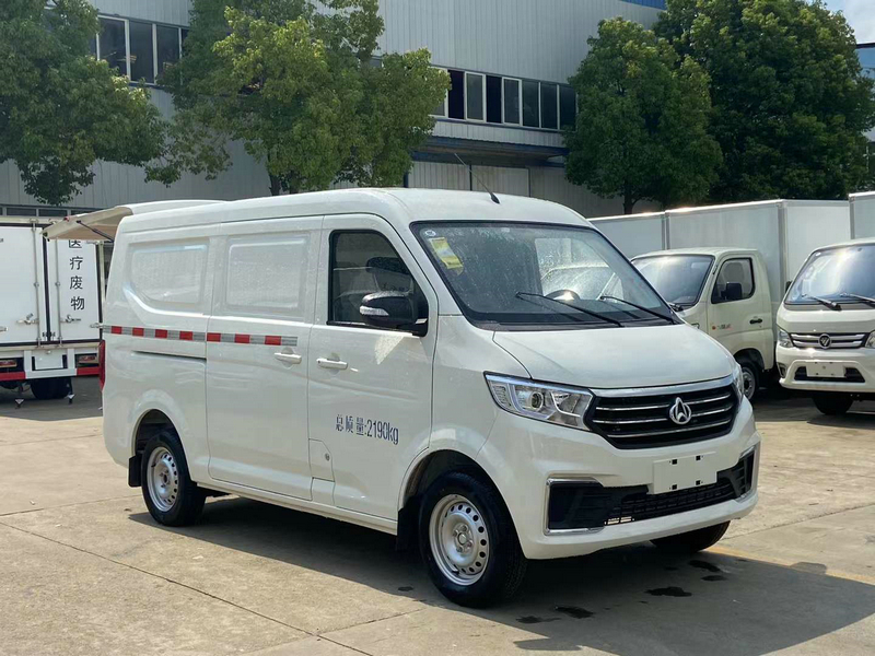 長安跨越星V3面包冷藏車