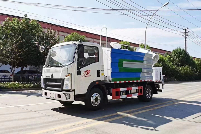 重汽豪沃藍(lán)牌灑水車（7方）